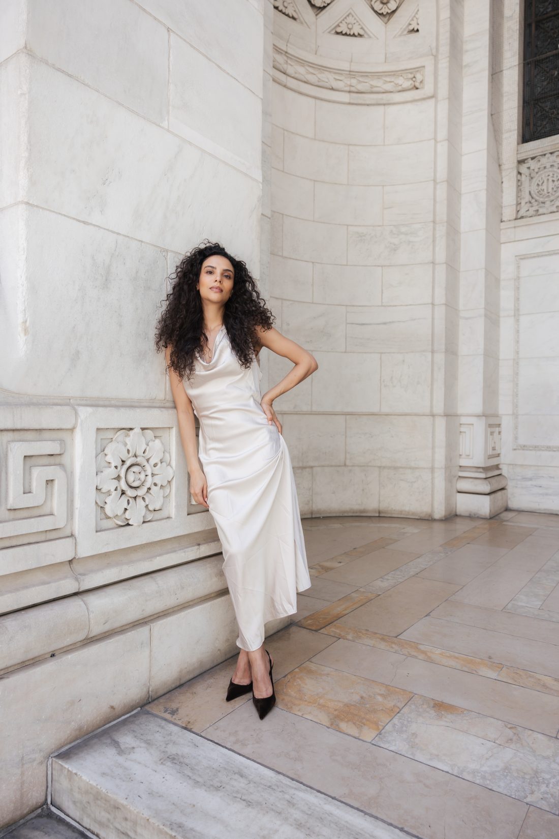 Editorial-Look an einer Säule in New York