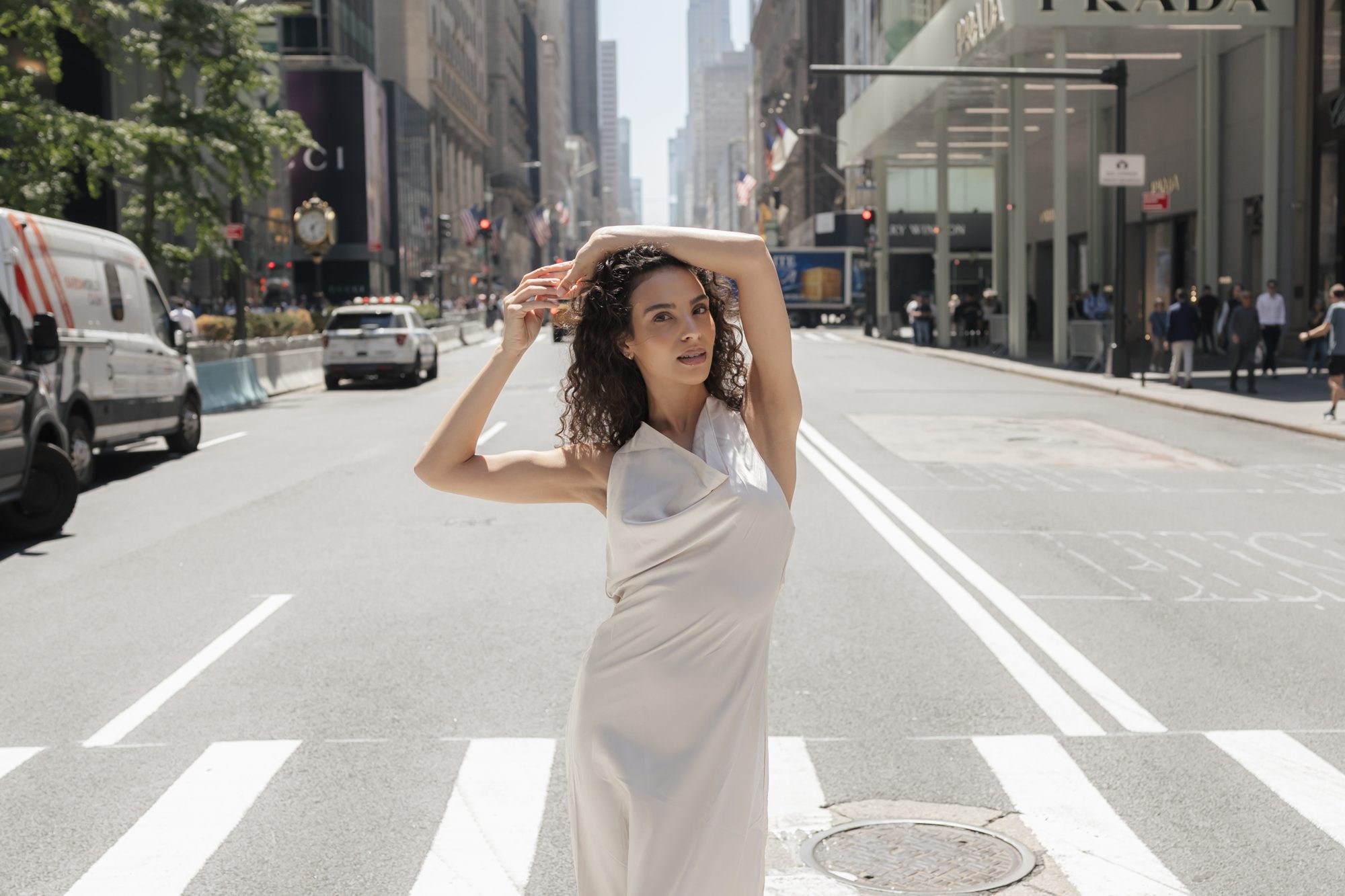 Fashion-Editorial auf einer Avenue in New York